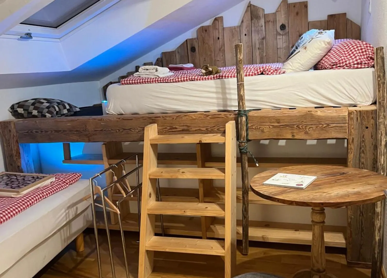 Glueckliche Kuh-Villa - Achtsamer Rueckzugsort Mit Traumgarten, Schwimmteich & Raum Zum Sein - Allgaeu Kempten 0*,  Německo